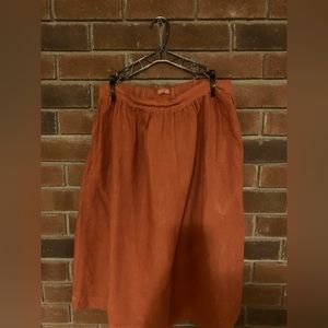 Menique linen midi skirt in cinnamon color